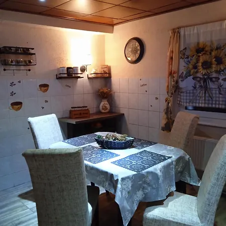 Ferienhaeuschen Berg Und Tal